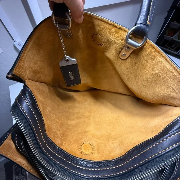 Black Leather Computer Tote Shoulder Bag - Picture 13 of 14